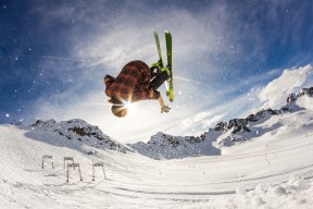 kaiyun网站-_勇士三分如喷泉，连胜纪录不停_，勇士三分绝杀